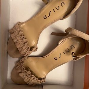 Unisa nude ruffle heels